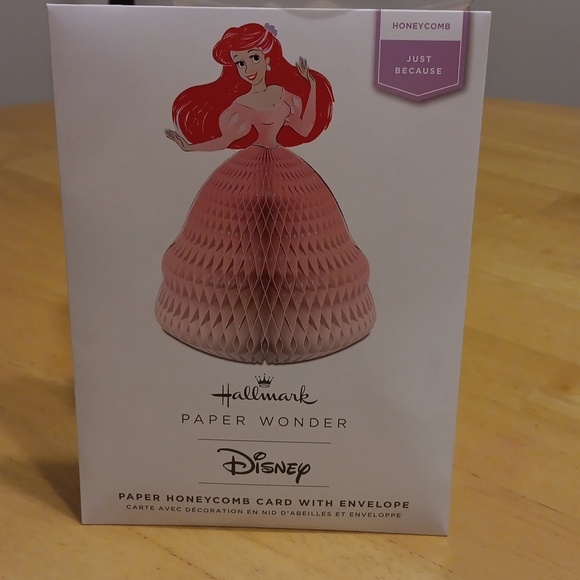 Hallmark x Disney NWT Paper Honeycomb Card w Envelope Choice of Princess 👸 - Picture 2 of 9